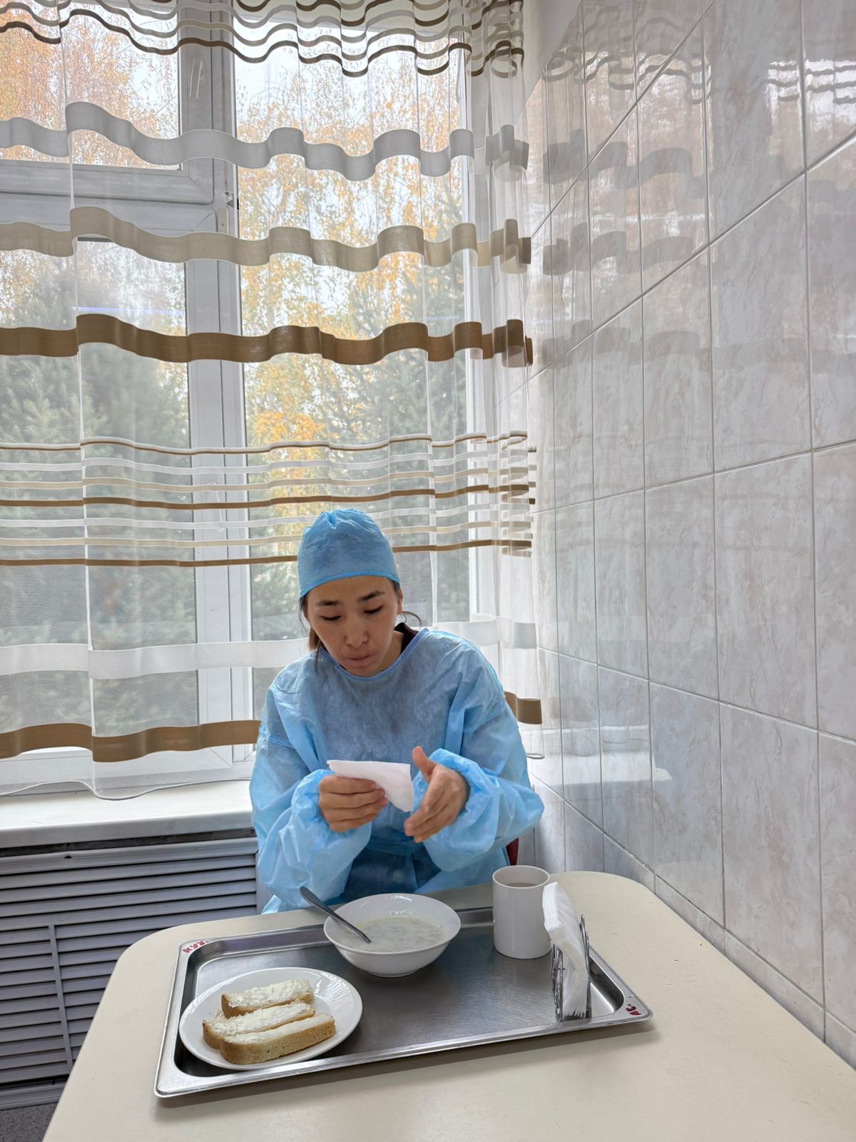 Қамқоршылық кеңес жоспары бойынша тиімді тамақтануды ұйымдастыру мақсатында қамқоршылық кеңес құрамында төрайым Әбілдаева Айсауле Әбдіхалыққызы тамақтану сапасын бақылауда.